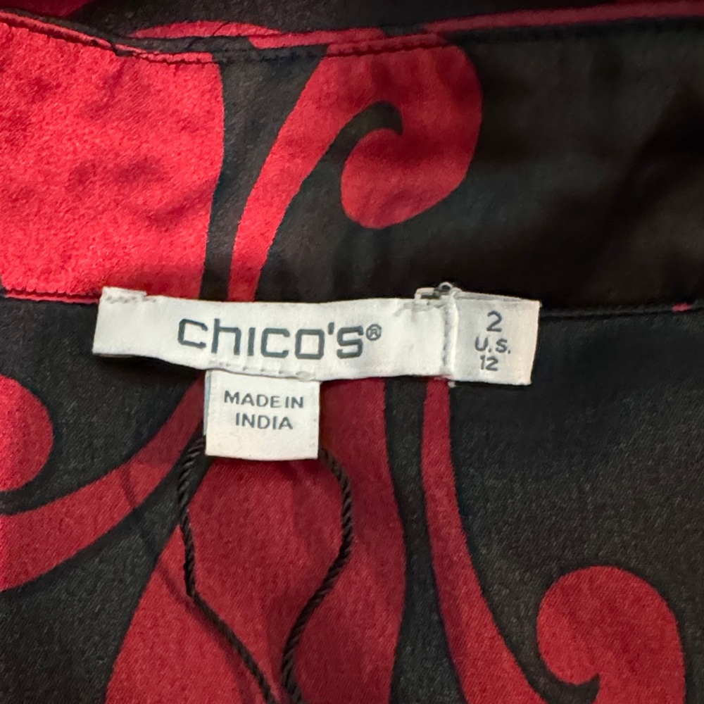 Chico's Red and Black Patterned Blouse Vanity Size (2) - Picture 4 of 6